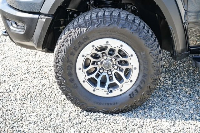 2025 Ram 1500 - Image 9 of 31