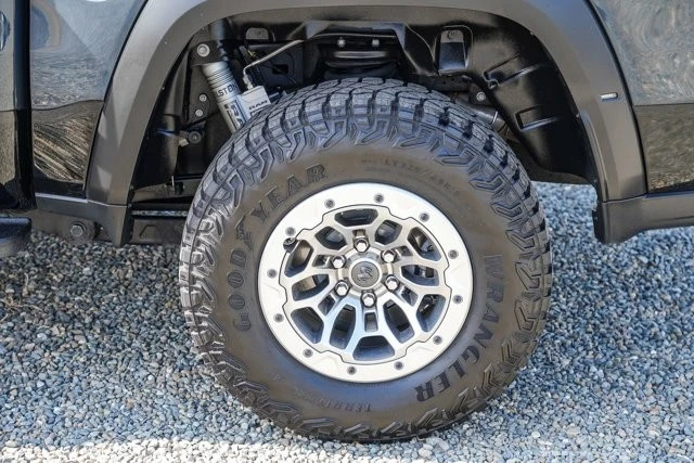 2025 Ram 1500 - Image 10 of 31
