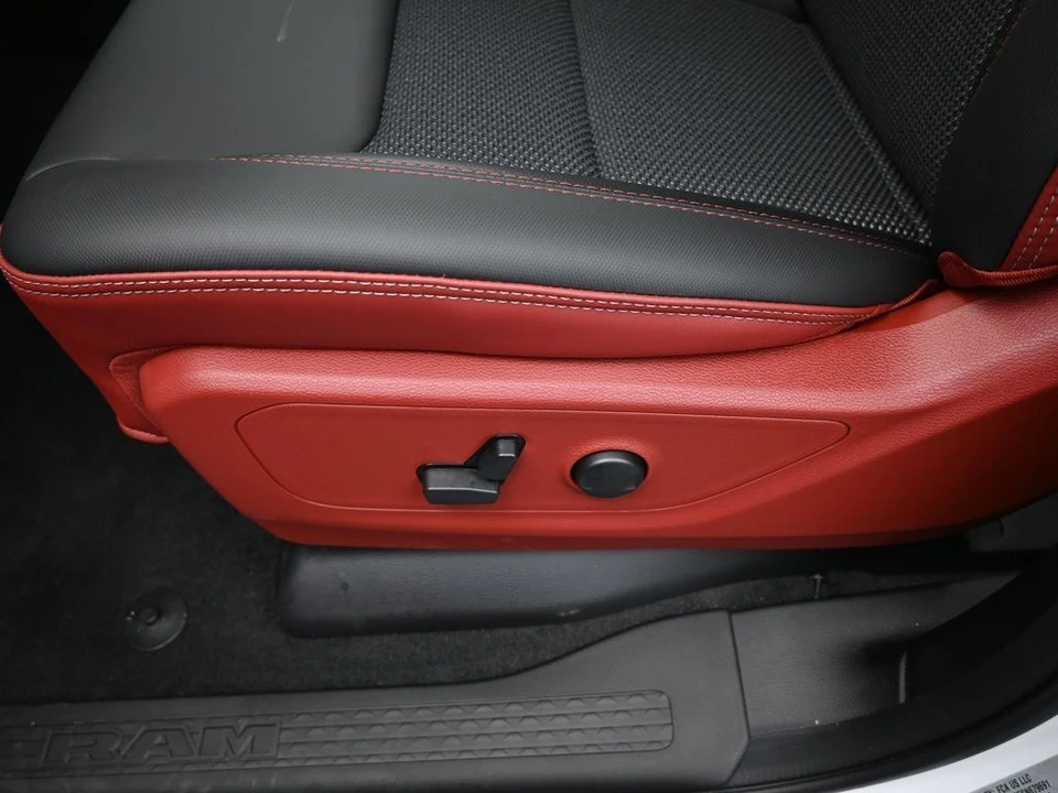 2025 Ram 1500 2nd Gen - Image 15 of 31