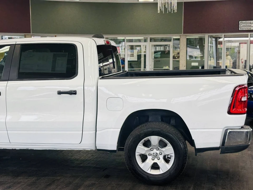 2025 Ram 1500 2nd Gen - Image 15 of 31