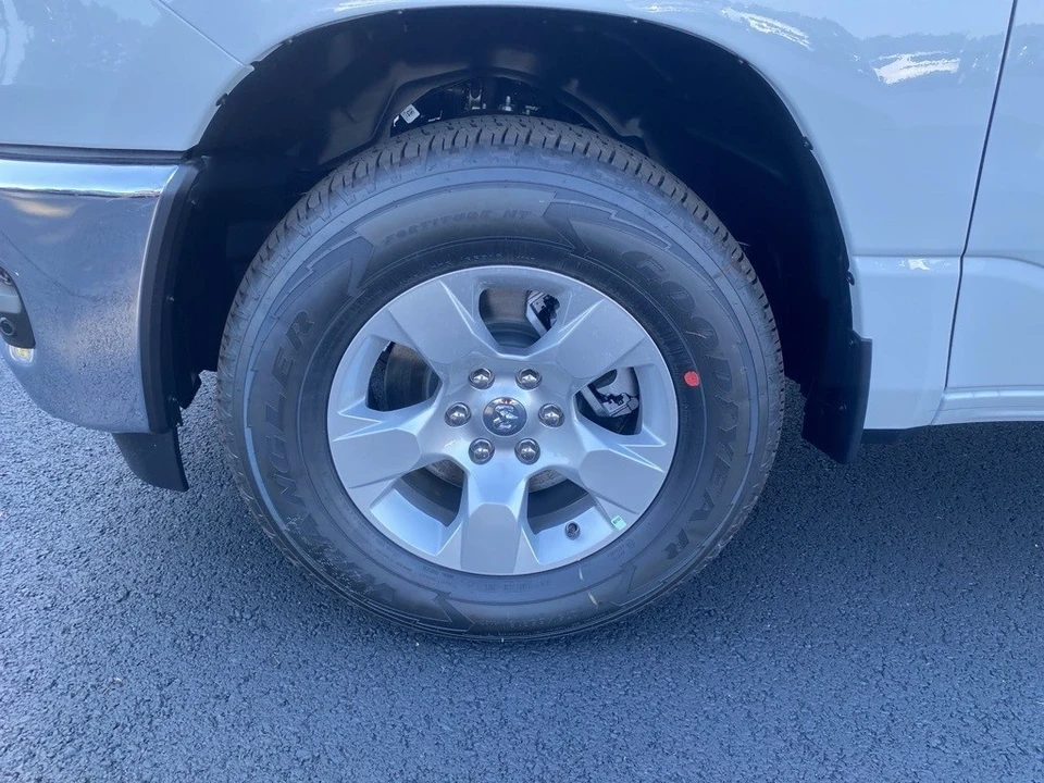 2025 Ram 1500 2nd Gen - Image 9 of 12
