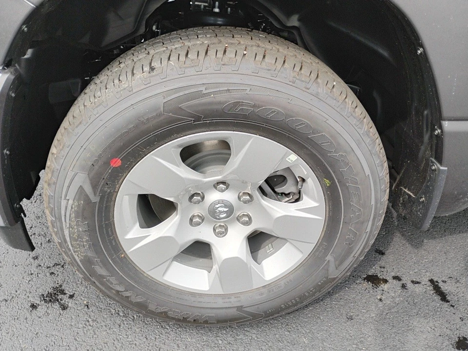 2025 Ram 1500 2nd Gen - Image 9 of 12