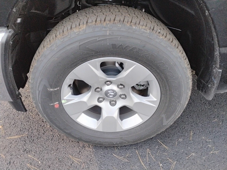 2025 Ram 1500 2nd Gen - Image 9 of 12