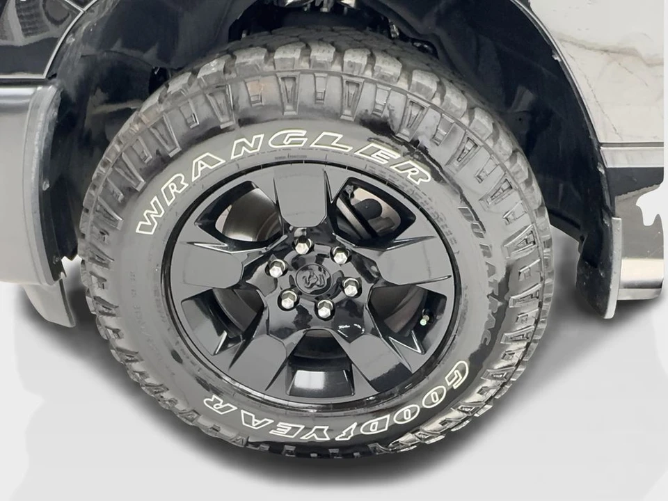 2025 Ram 1500 2nd Gen - Image 13 of 31