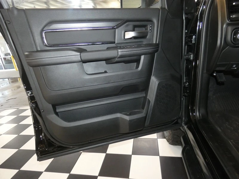 2025 Ram 2500 - Image 23 of 31