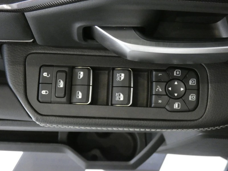 2025 Ram 2500 - Image 22 of 31
