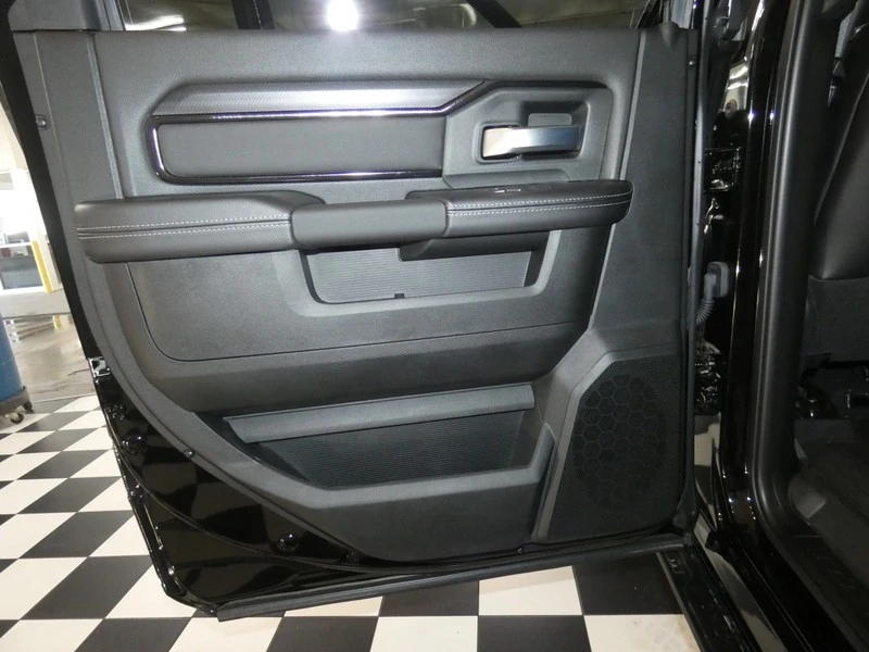 2025 Ram 2500 - Image 27 of 31