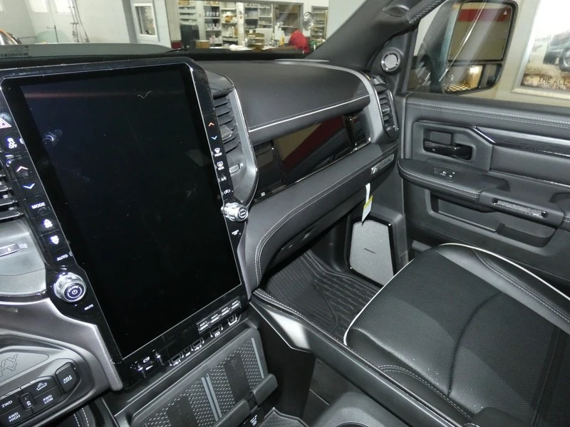 2025 Ram 2500 - Image 12 of 31