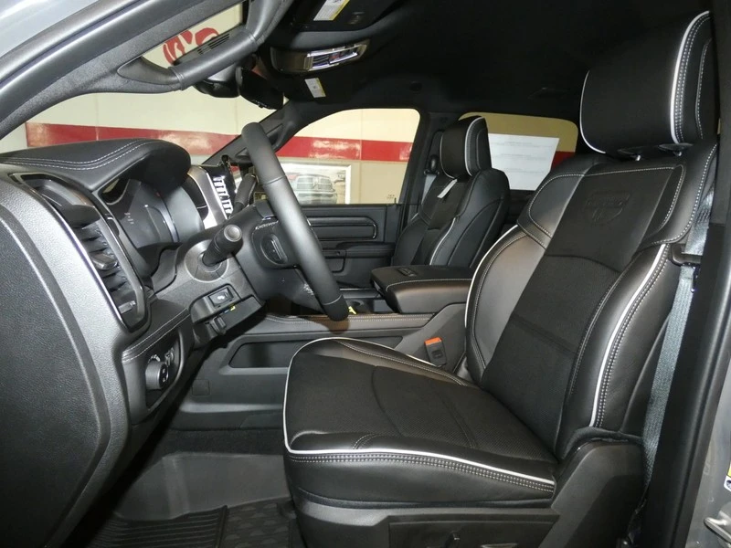2025 Ram 2500 - Image 10 of 31