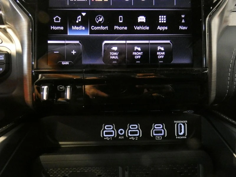 2025 Ram 2500 - Image 17 of 31