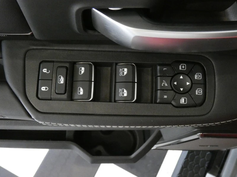 2025 Ram Heavy Duty - Image 23 of 31
