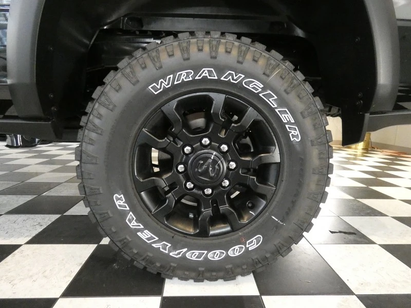 2025 Ram 2500 - Image 9 of 31