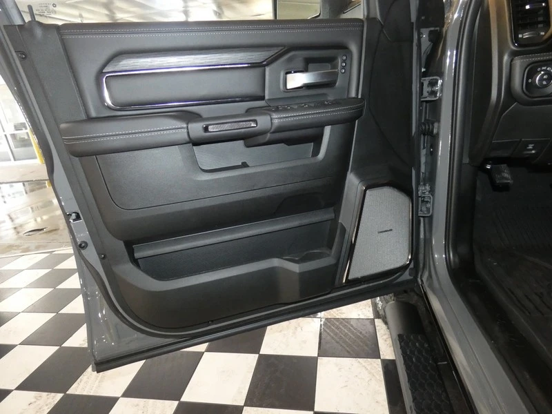 2025 Ram 2500 - Image 24 of 31