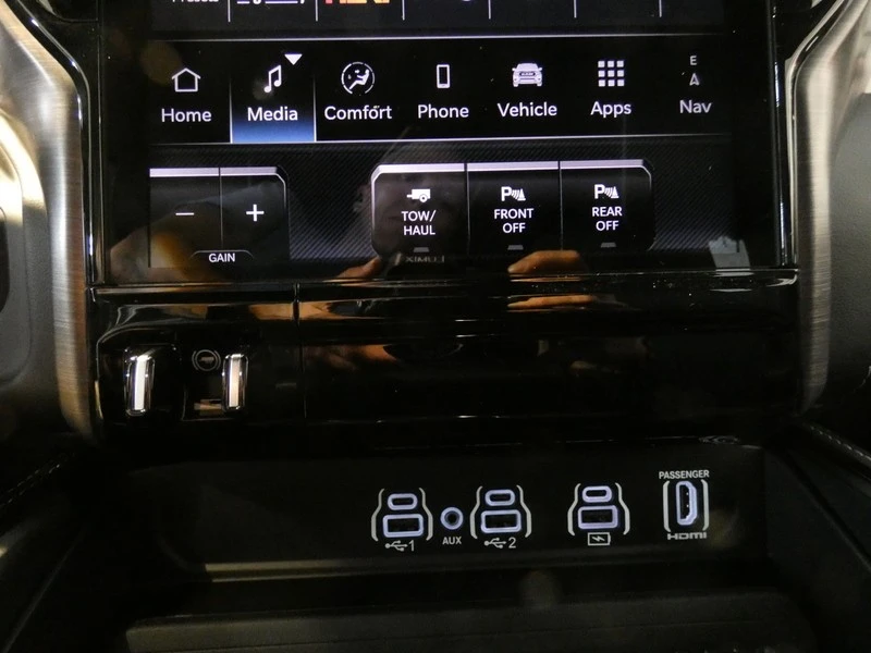 2025 Ram 2500 - Image 16 of 30