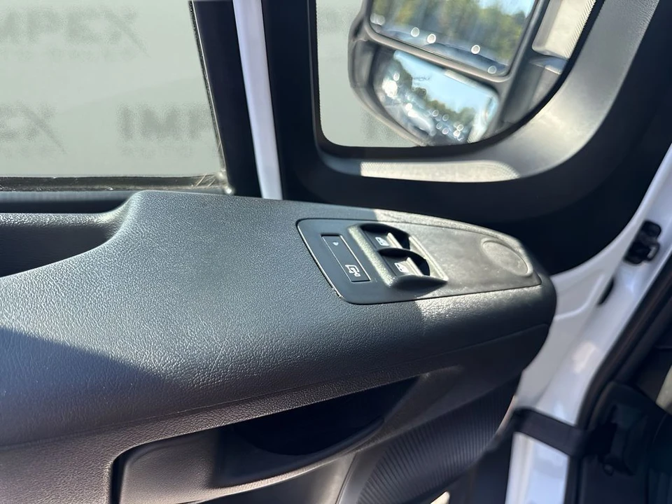2025 Ram 2500 - Image 19 of 27
