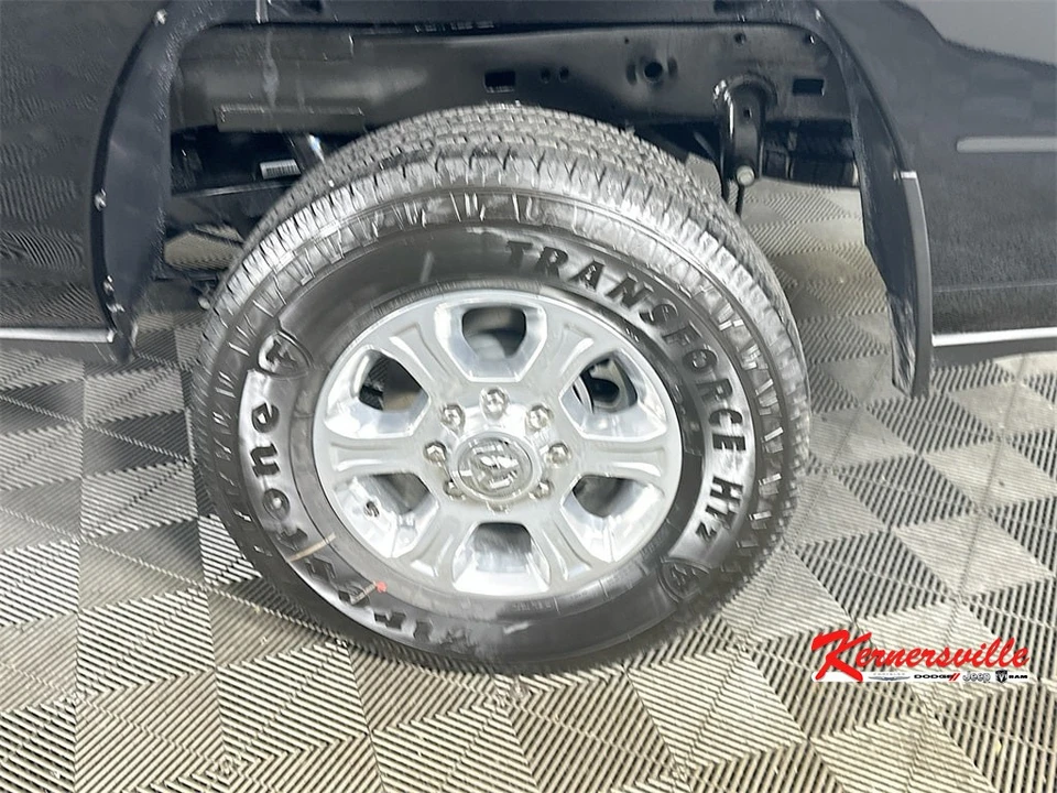 2025 Ram 2500 - Image 17 of 21