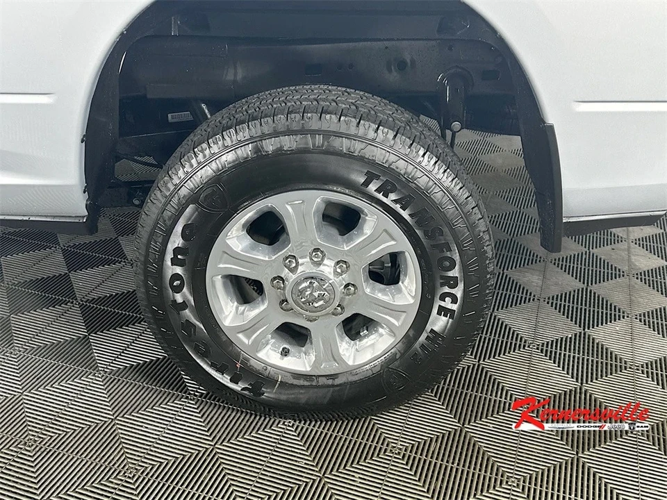 2025 Ram 2500 - Image 17 of 21