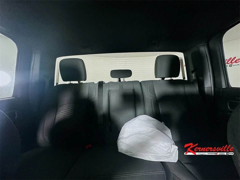 2025 Ram 2500 - Image 10 of 12