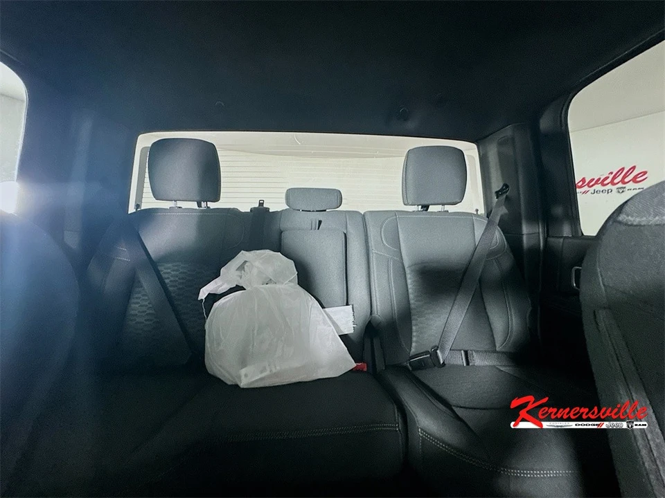 2025 Ram 2500 - Image 10 of 12