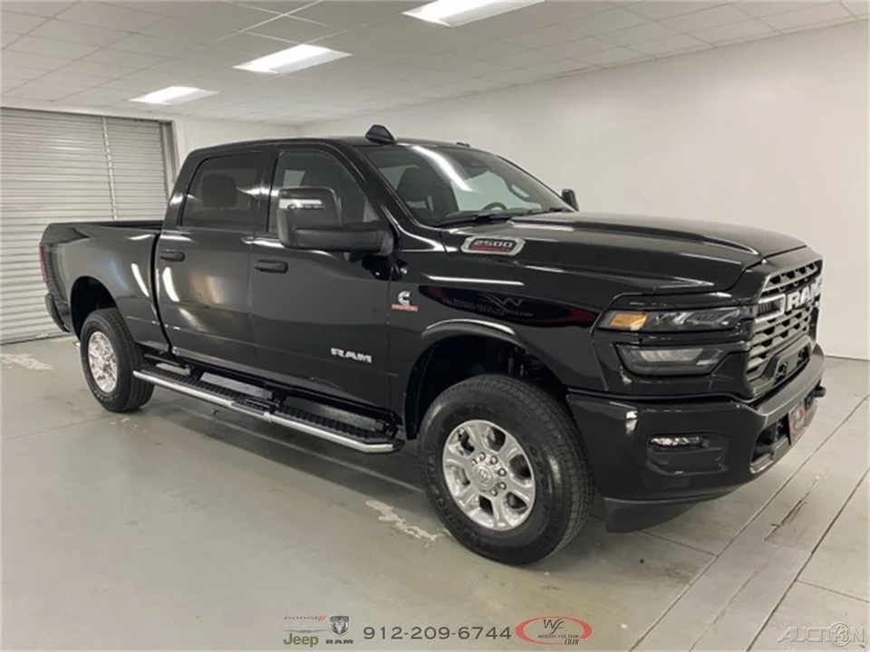2025 Ram 2500 - Image 3 of 12