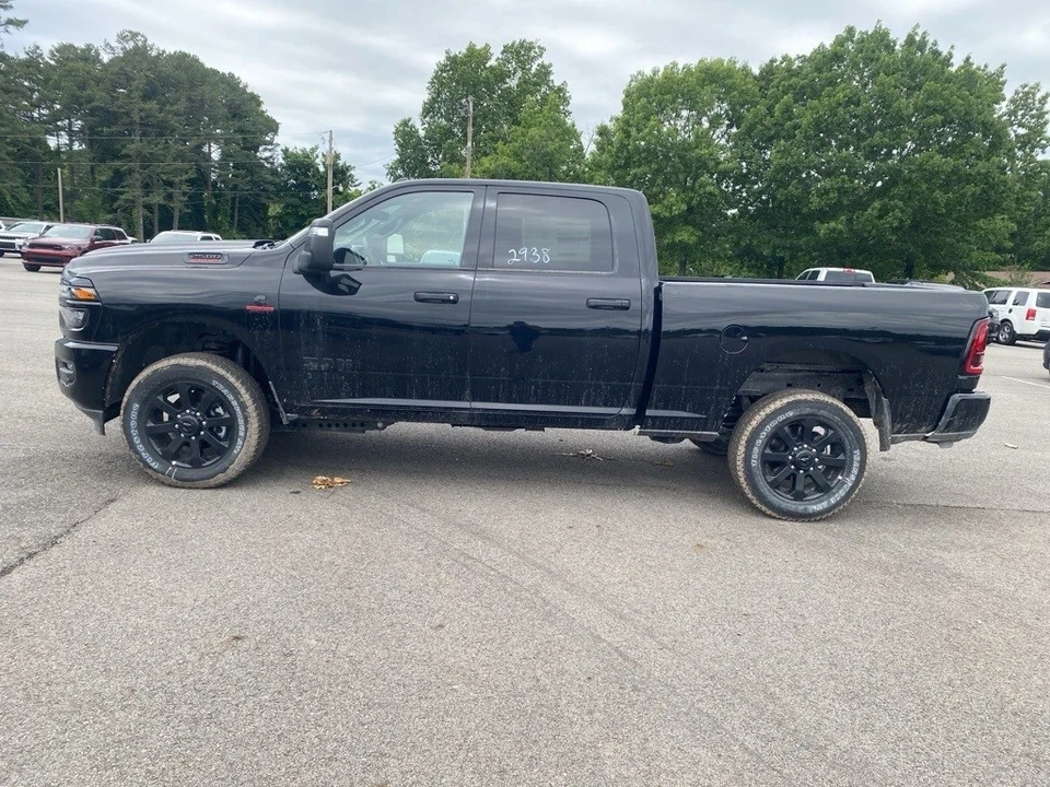 2025 Ram 2500 - Image 8 of 12