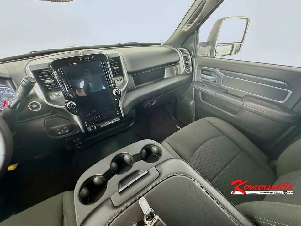 2025 Ram 2500 - Image 11 of 24