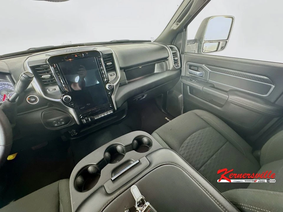 2025 Ram 2500 - Image 11 of 24