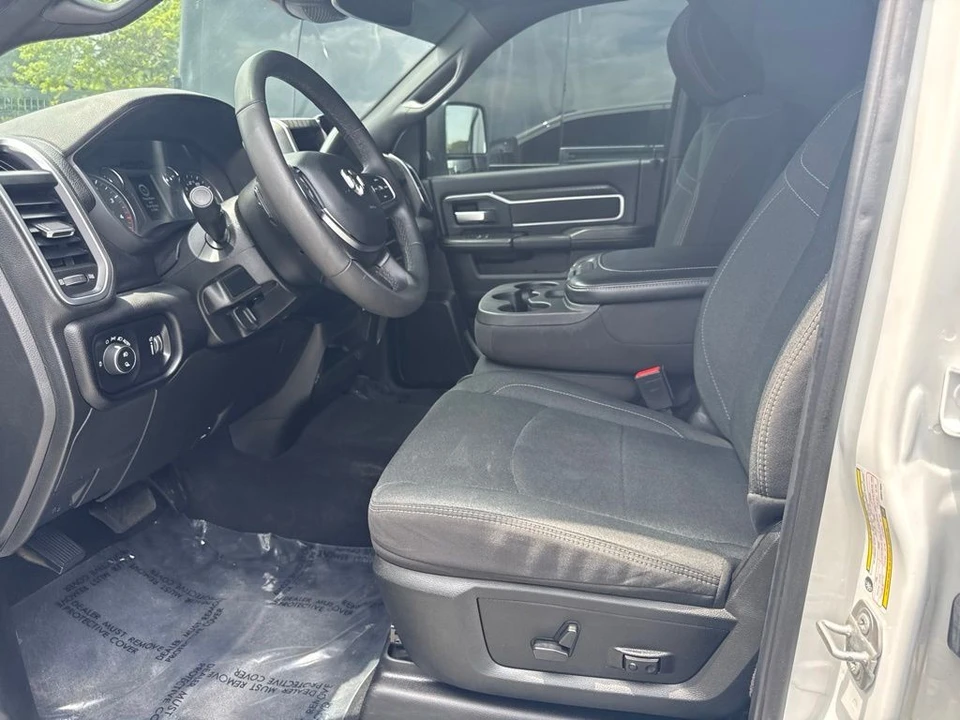 2025 Ram 2500 - Image 3 of 5