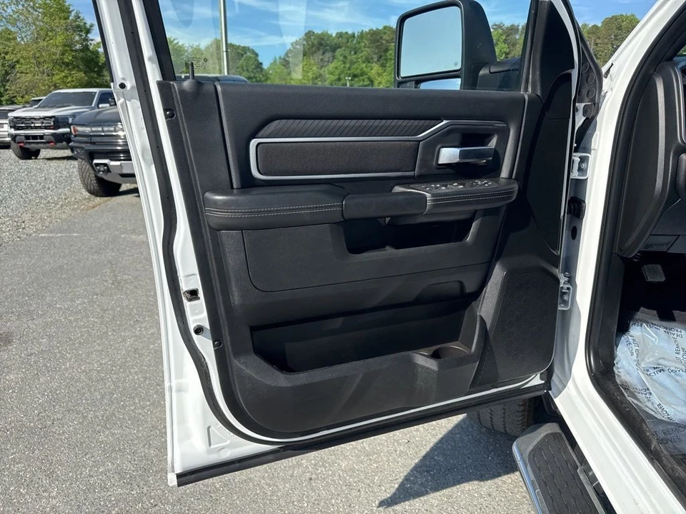2025 Ram 2500 - Image 25 of 31