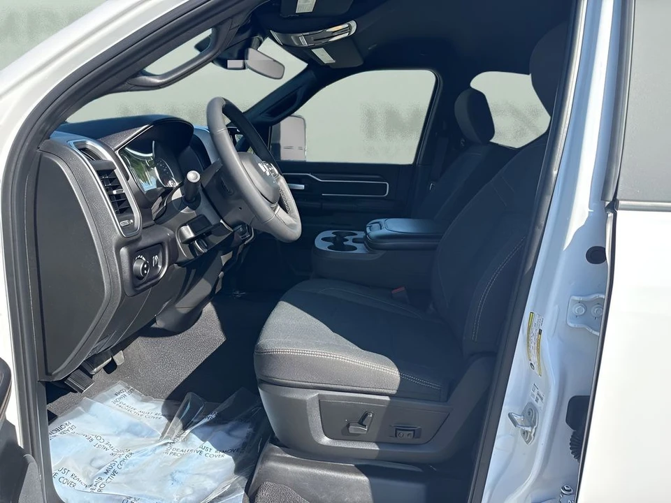 2025 Ram 2500 - Image 9 of 31