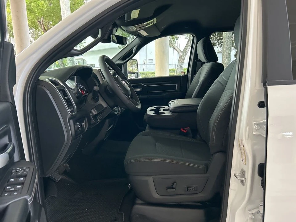 2025 Ram 2500 - Image 5 of 12