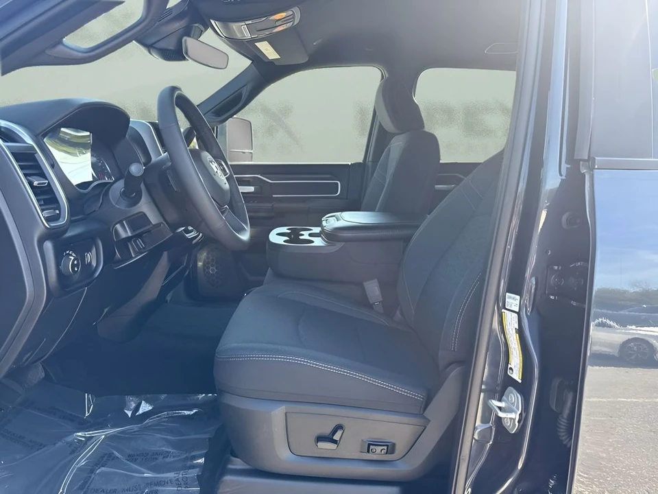 2025 Ram 2500 - Image 9 of 31