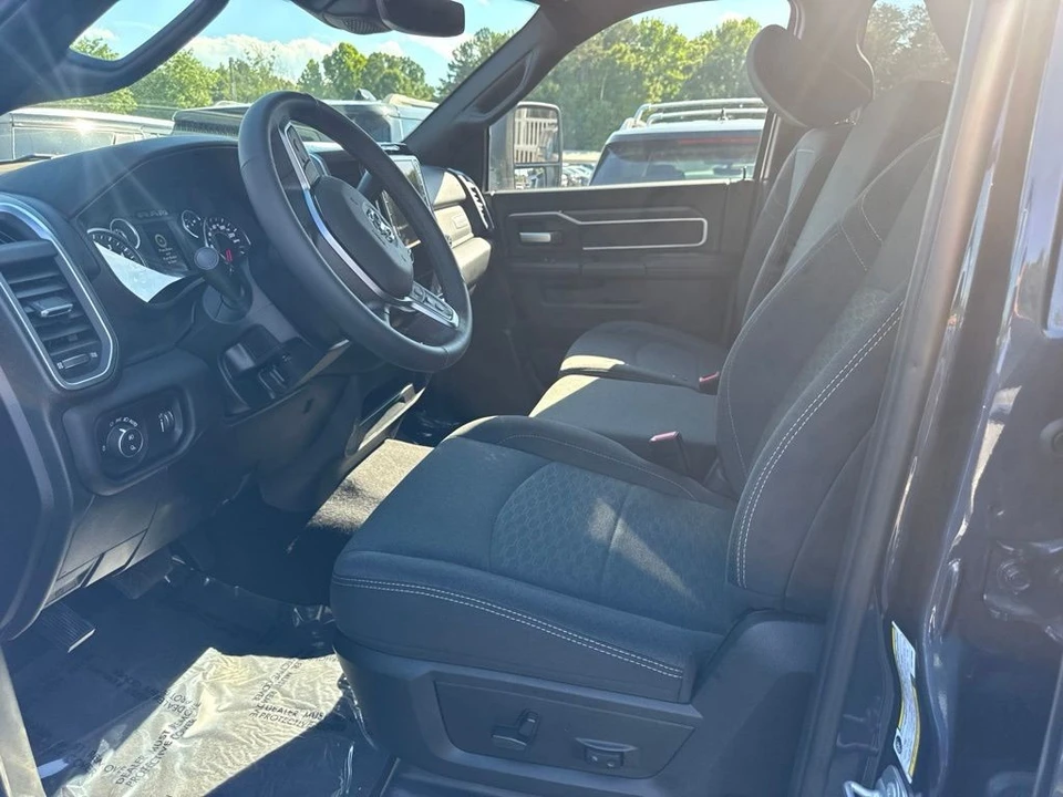 2025 Ram 2500 - Image 3 of 5