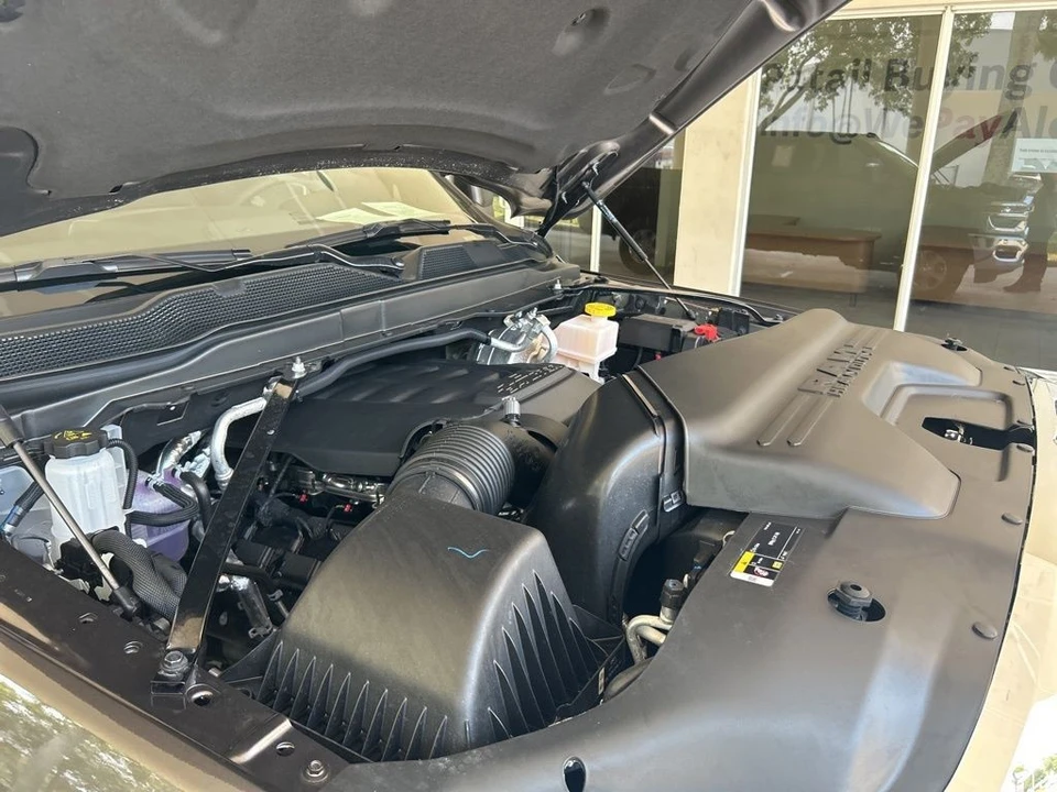 2025 Ram 2500 - Image 10 of 12