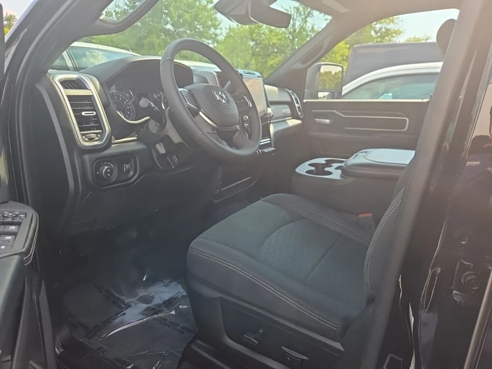 2025 Ram 2500 - Image 3 of 5