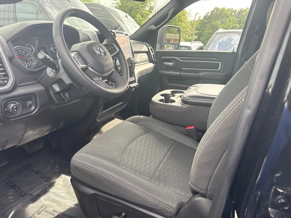 2025 Ram 2500 - Image 3 of 5