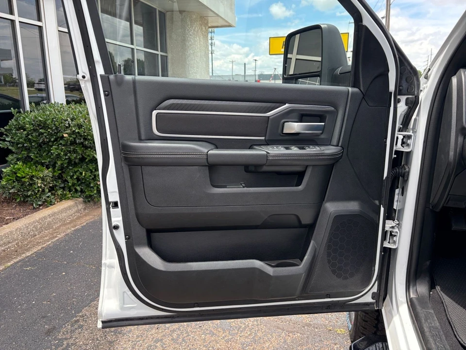 2025 Ram 2500 - Image 20 of 31