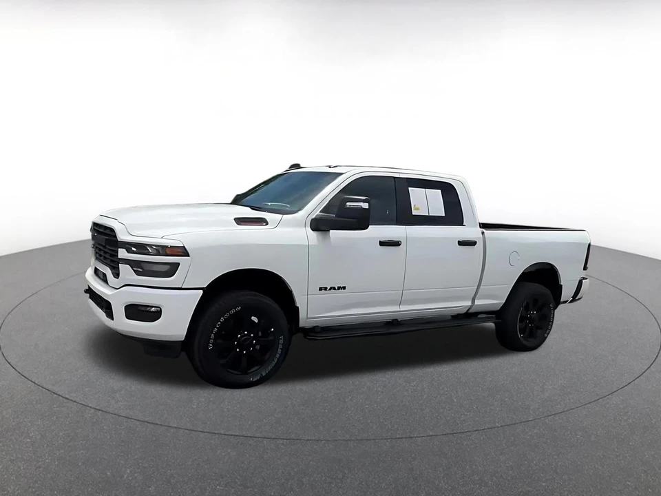 2025 Ram - Image 7 of 31
