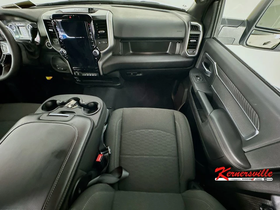 2025 Ram 2500 - Image 11 of 24