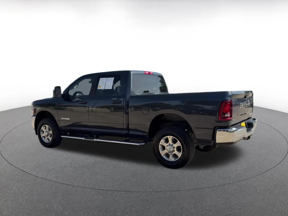2025 Ram 2500 - Image 11 of 31