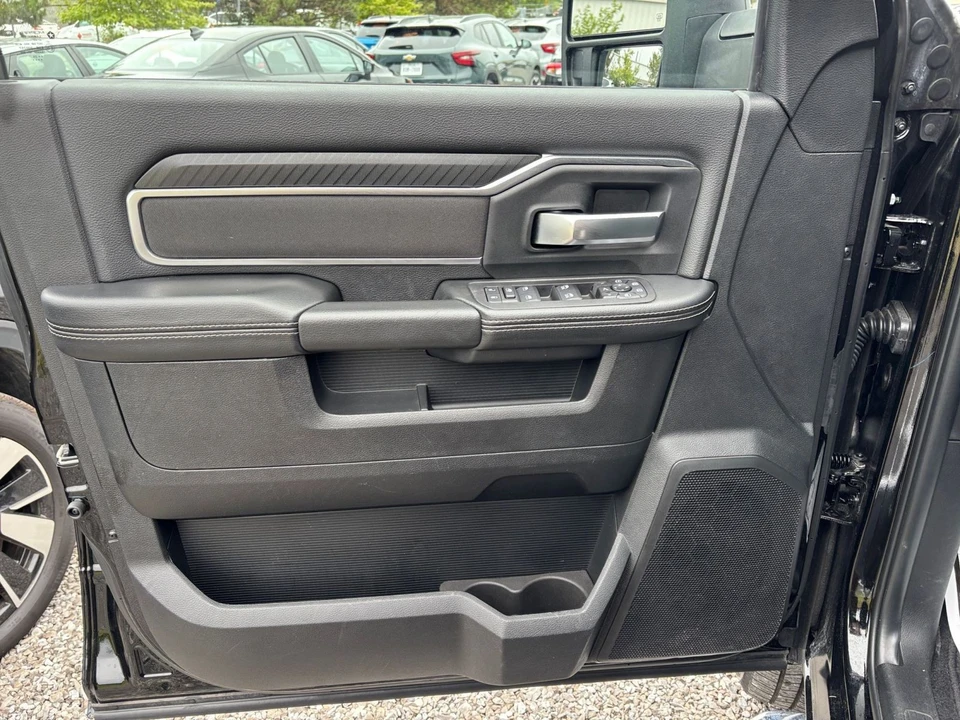 2025 Ram 2500 - Image 20 of 31
