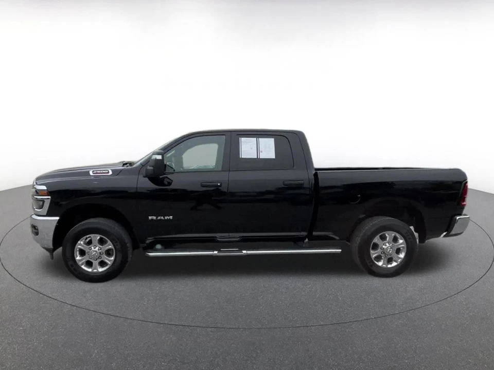 2025 Ram 2500 - Image 11 of 31