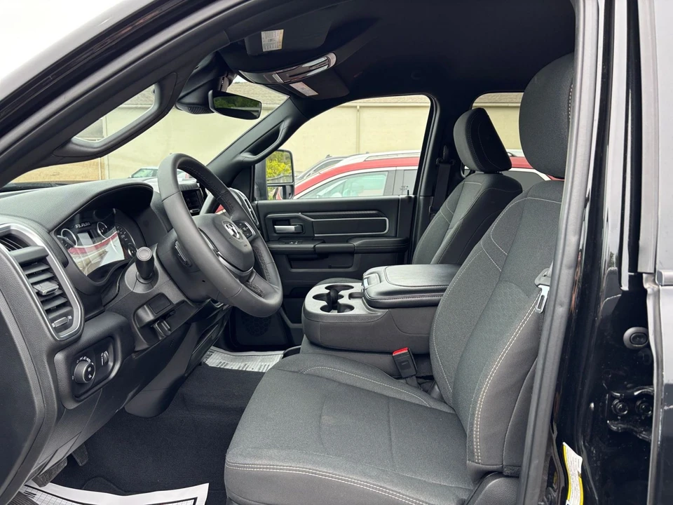 2025 Ram 2500 - Image 31 of 31