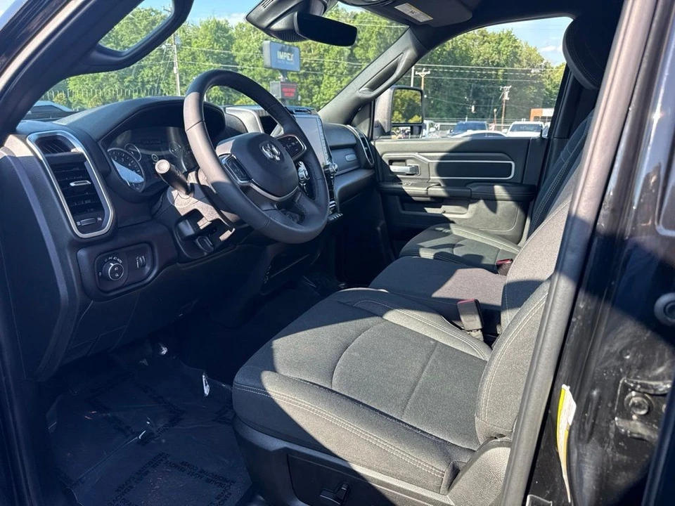 2025 Ram 2500 - Image 3 of 5