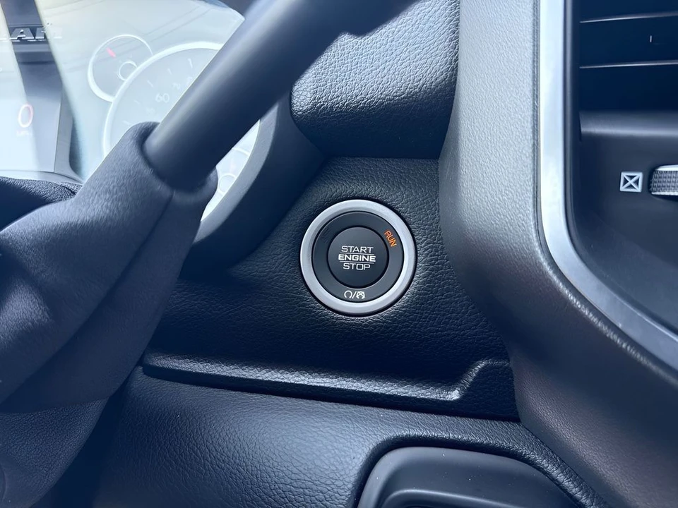 2025 Ram 2500 - Image 18 of 31