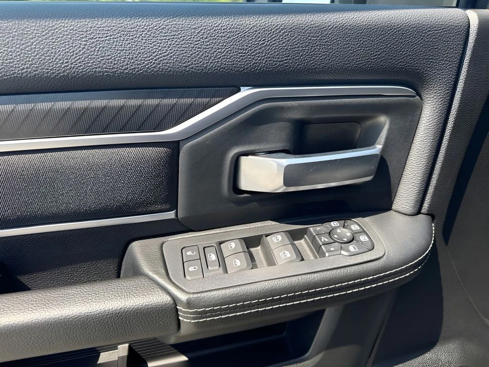 2025 Ram 2500 - Image 23 of 31