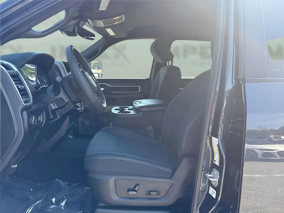 2025 Ram 2500 - Image 9 of 31