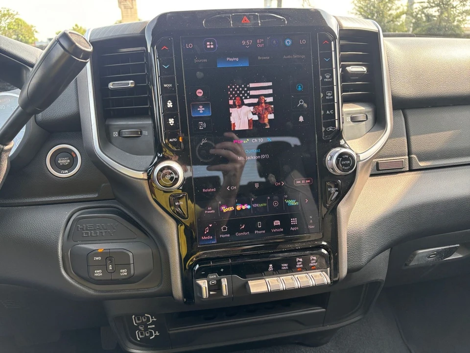 2025 Ram 2500 - Image 19 of 31