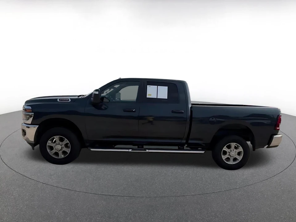 2025 Ram 2500 - Image 11 of 31
