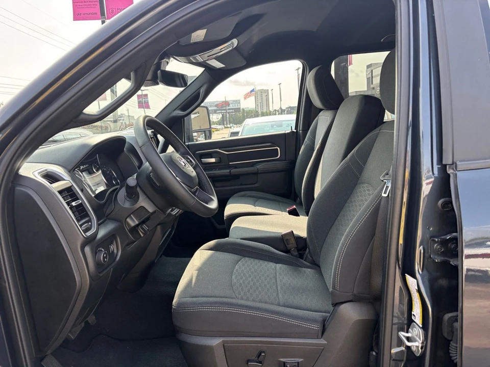 2025 Ram 2500 - Image 29 of 31